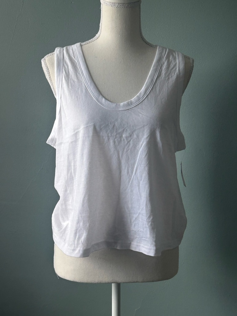 Old Navy Relaxed Scoop Neck Tank Top